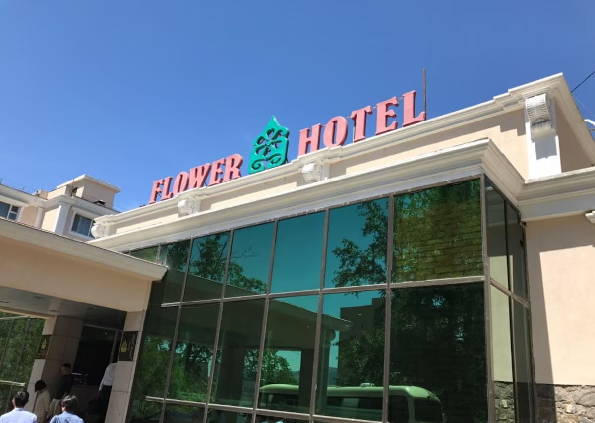 Flower Inn Sign Flower Hotel